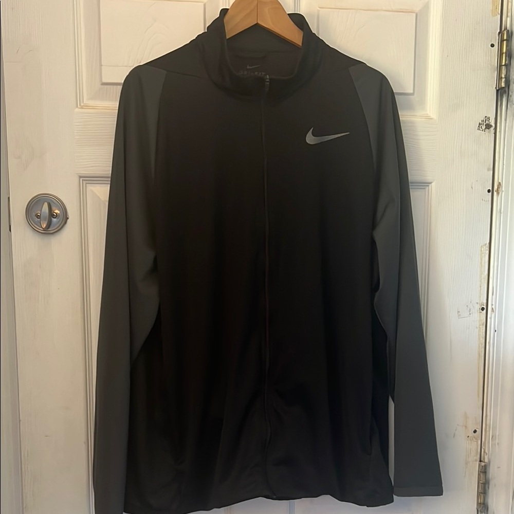 Nike Men's Black and Gray Performance Jacket